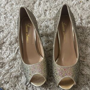 Lauren Larraine These glamorous heels are Paula peep-toe pumps size 11 NWOT